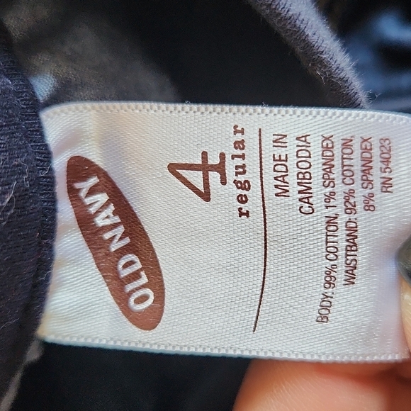 Old Navy Low-Rise Bootcut Maternity Pants - Picture 12 of 12